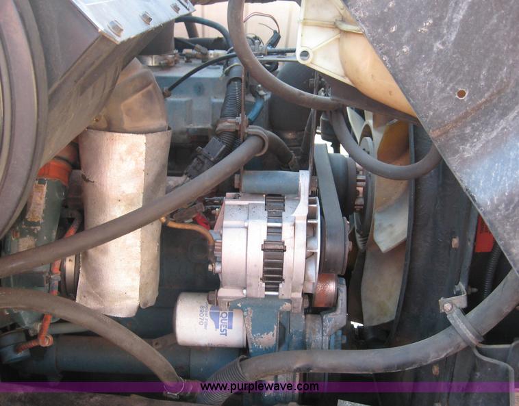 image for item 8408 1999 International 4000 series 4900 dump truck