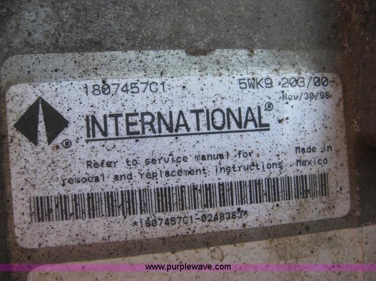 image for item 8408 1999 International 4000 series 4900 dump truck