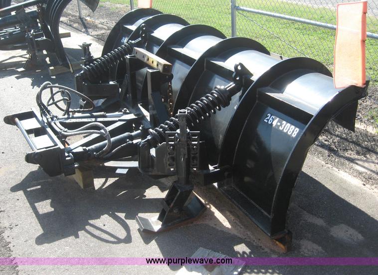 image for item 8408 1999 International 4000 series 4900 dump truck