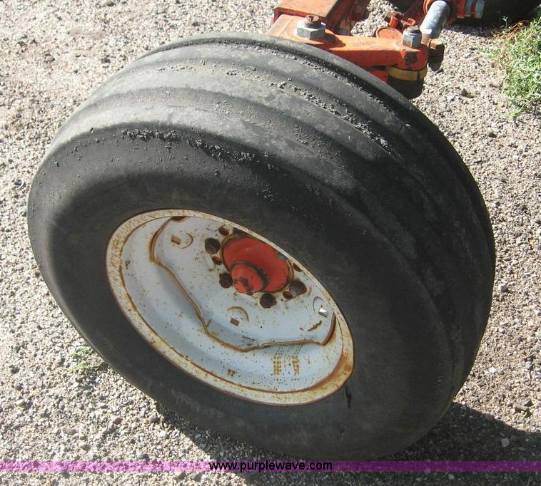 image for item 8427 1994 New Holland 6640SL tractor