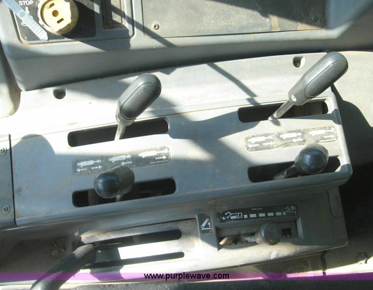 image for item 8428 1996 New Holland 6640SL tractor