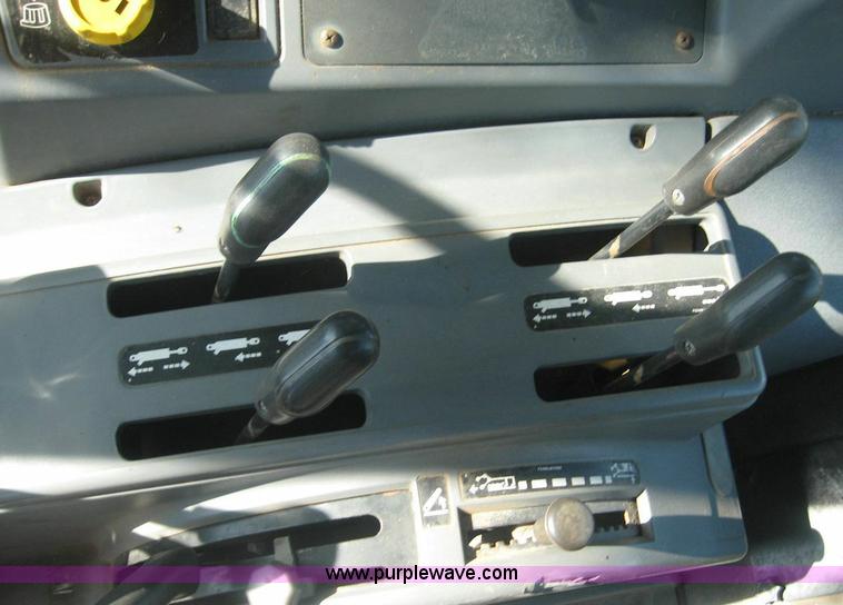 image for item 8430 1996 New Holland 6640SL tractor