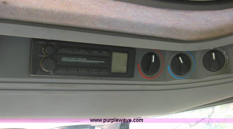 image for item 8430 1996 New Holland 6640SL tractor