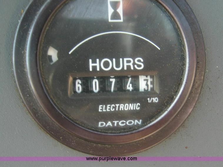 image for item 8430 1996 New Holland 6640SL tractor