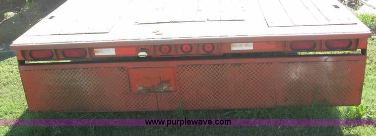 image for item 8432 2001 Felling tandem axle trailer