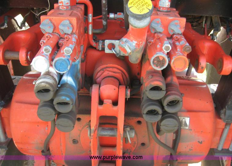 image for item 8433 1994 New Holland 6640SL tractor