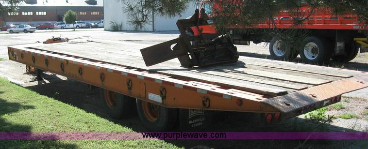 image for item 8442 1994 Landoll tandem axle trailer