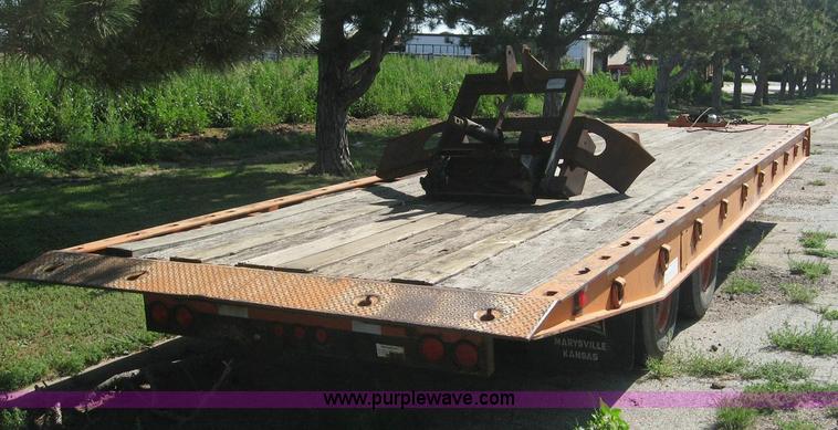 image for item 8442 1994 Landoll tandem axle trailer