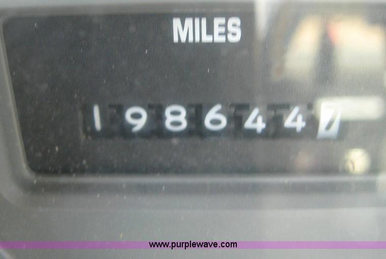 image for item 8443 1995 International 4000 Series 4900 truck