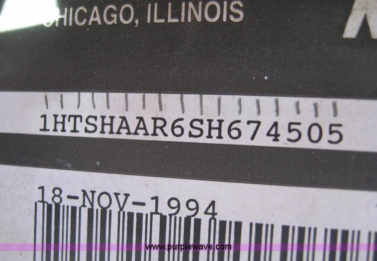 image for item 8443 1995 International 4000 Series 4900 truck