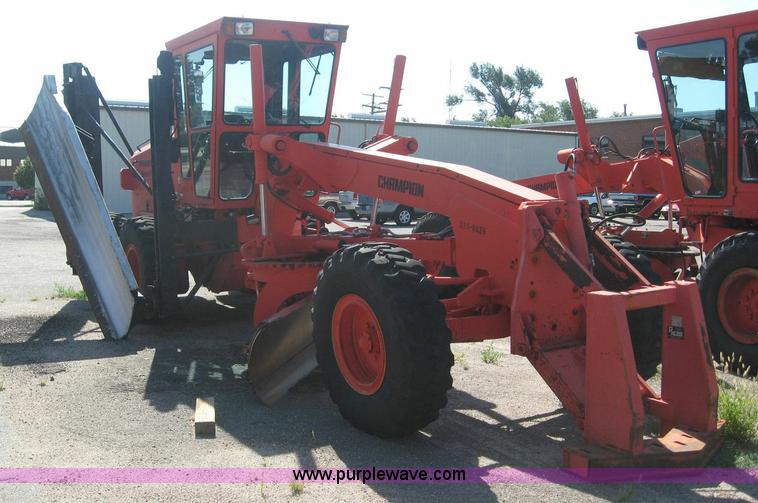 image for item 8444 1996 Champion 710A motor grader