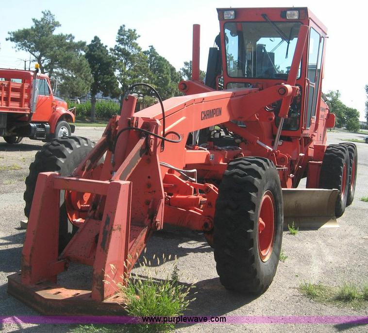 image for item 8444 1996 Champion 710A motor grader