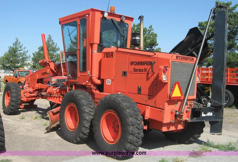 image for item 8444 1996 Champion 710A motor grader