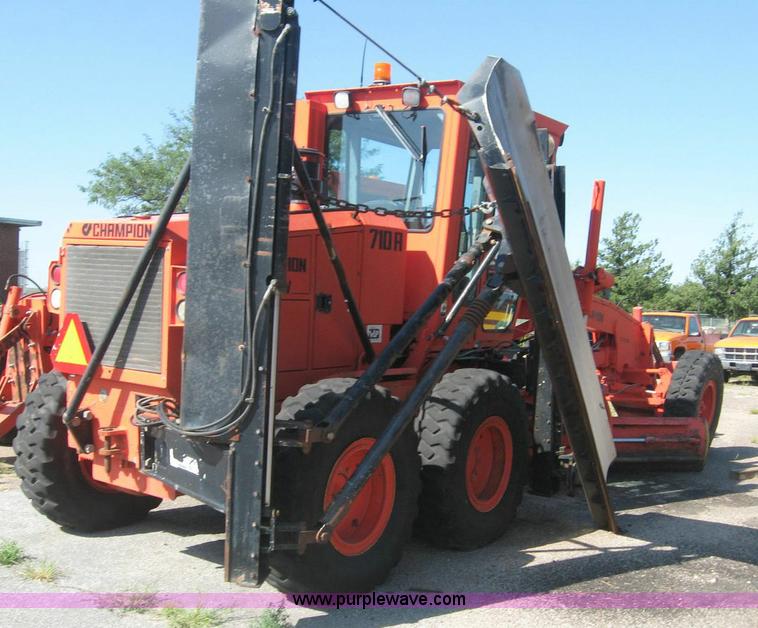 image for item 8444 1996 Champion 710A motor grader