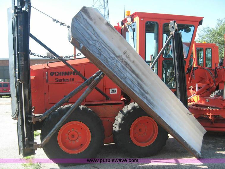 image for item 8444 1996 Champion 710A motor grader