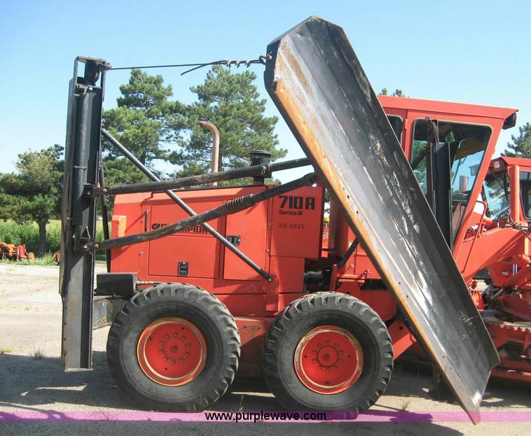 image for item 8445 1995 Champion 710A motor grader