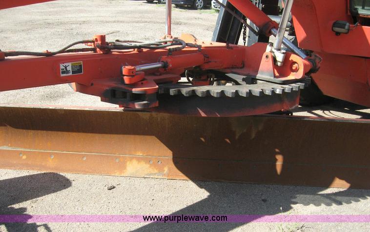 image for item 8445 1995 Champion 710A motor grader