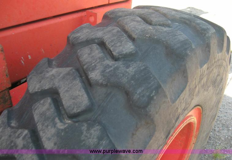 image for item 8445 1995 Champion 710A motor grader