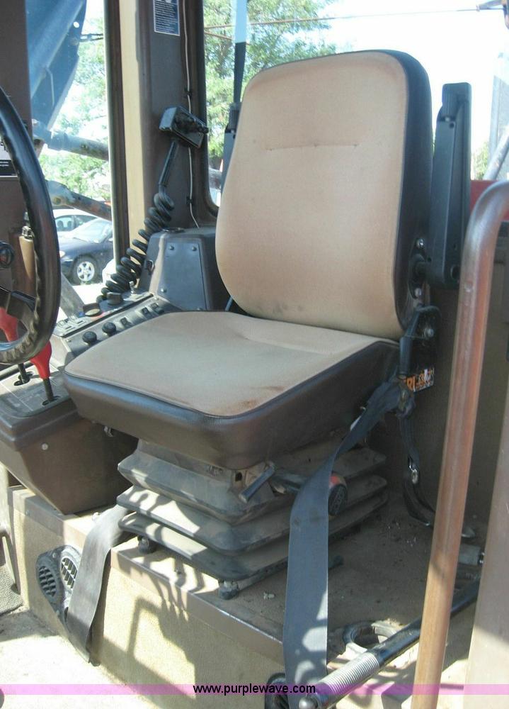 image for item 8445 1995 Champion 710A motor grader