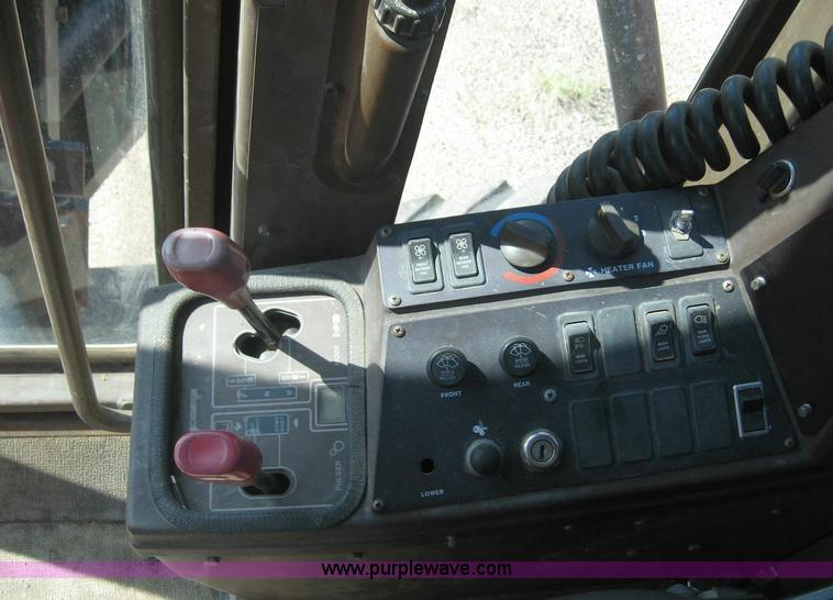 image for item 8445 1995 Champion 710A motor grader