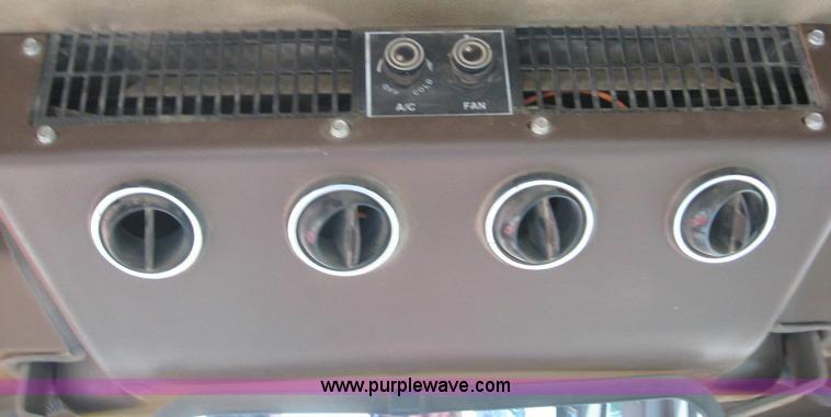 image for item 8445 1995 Champion 710A motor grader