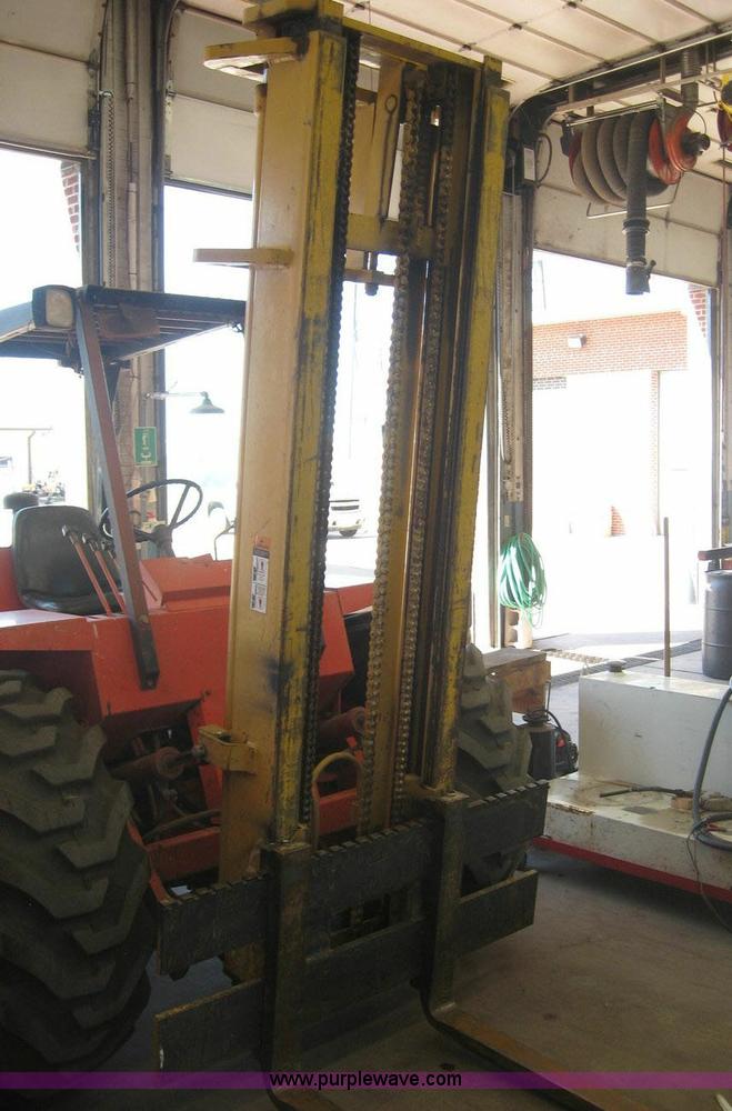 image for item 8463 1992 John Deere all terrain forklift