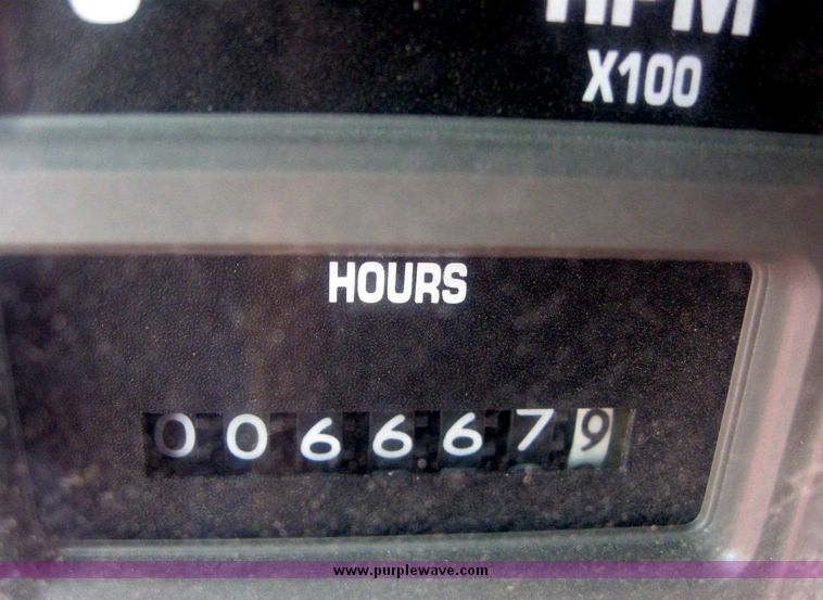 image for item 8465 1997 International 4000 Series 4900 dump truck