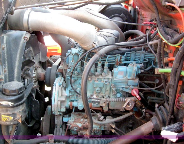 image for item 8465 1997 International 4000 Series 4900 dump truck