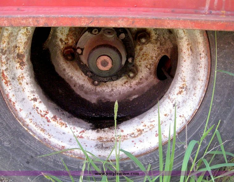 image for item 8481 1988 Landoll model 345-31 20-ton trailer with winch