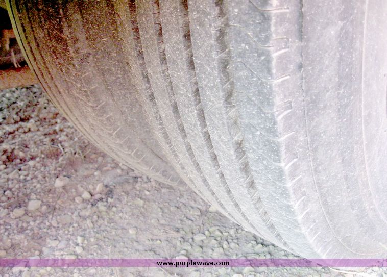 image for item 8481 1988 Landoll model 345-31 20-ton trailer with winch