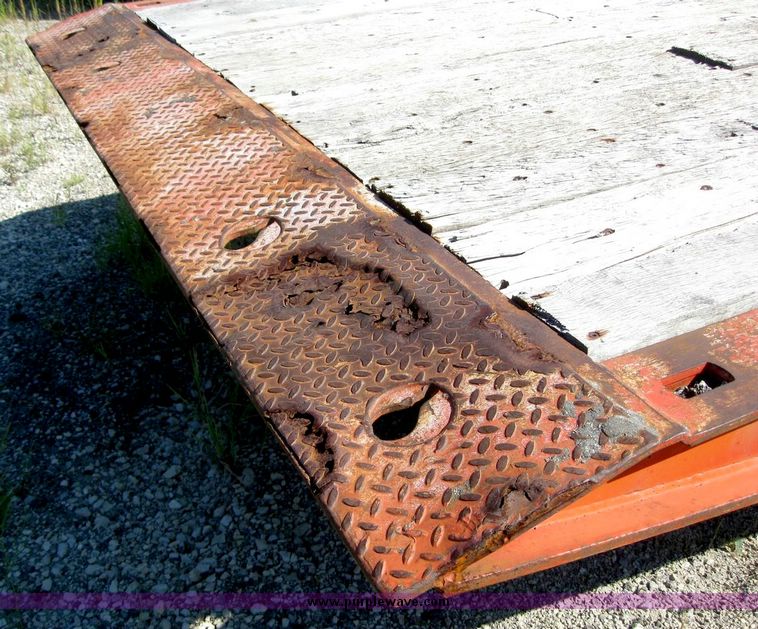 image for item 8483 1989 Landoll model 345-31 20-ton trailer with winch