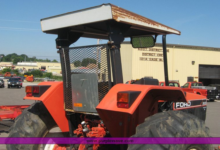 image for item 8501 1994 New Holland 6640SL tractor