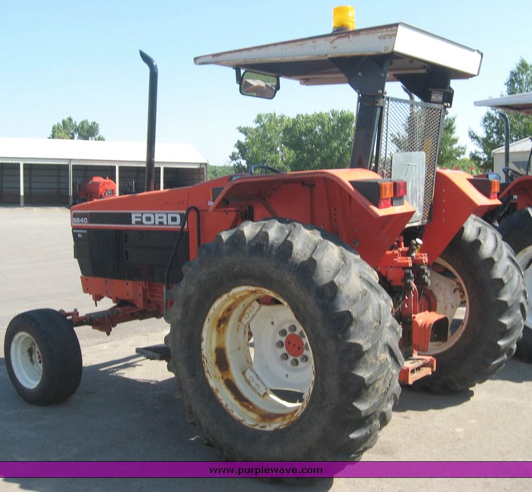 image for item 8501 1994 New Holland 6640SL tractor