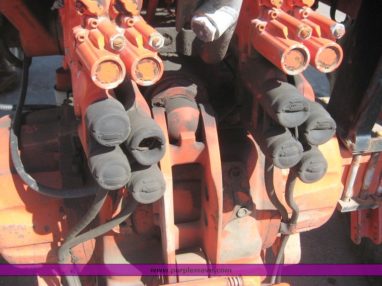 image for item 8501 1994 New Holland 6640SL tractor