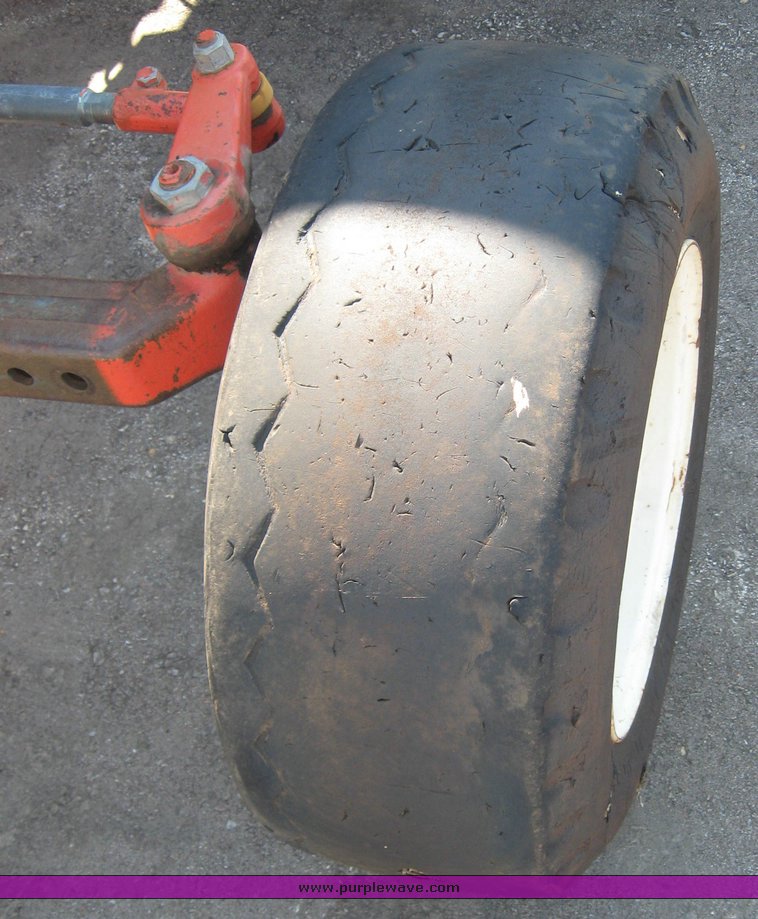 image for item 8501 1994 New Holland 6640SL tractor