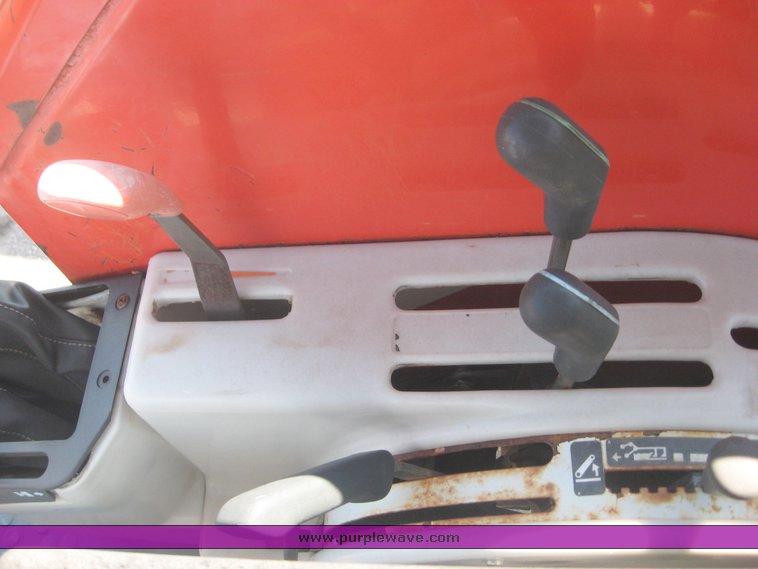 image for item 8501 1994 New Holland 6640SL tractor