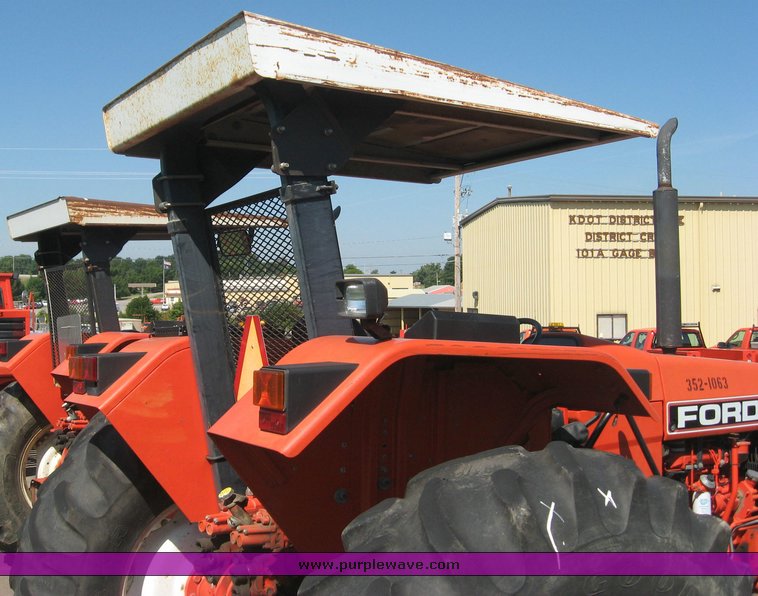 image for item 8502 1993 New Holland 6640SL tractor