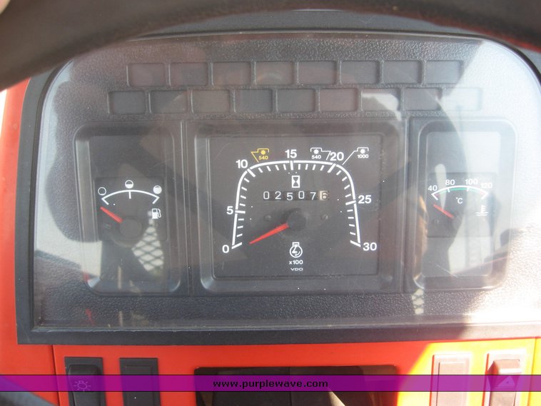 image for item 8502 1993 New Holland 6640SL tractor