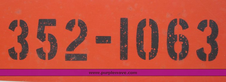 image for item 8502 1993 New Holland 6640SL tractor