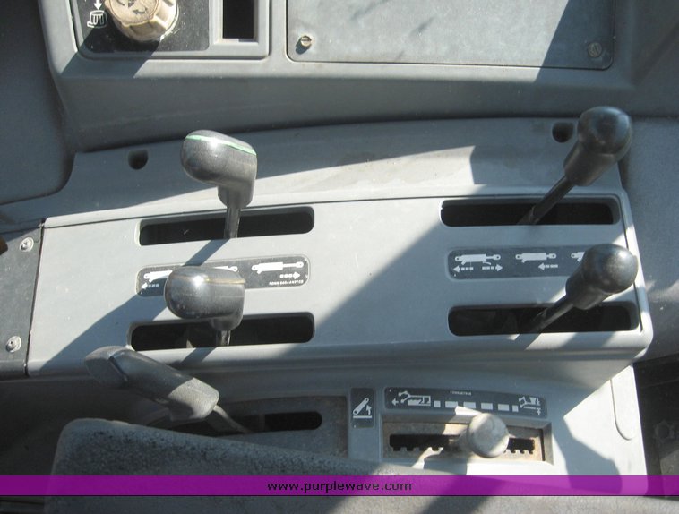 image for item 8503 1996 New Holland 6640SL tractor