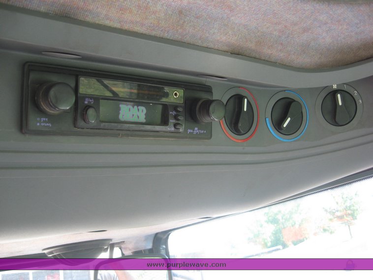 image for item 8503 1996 New Holland 6640SL tractor