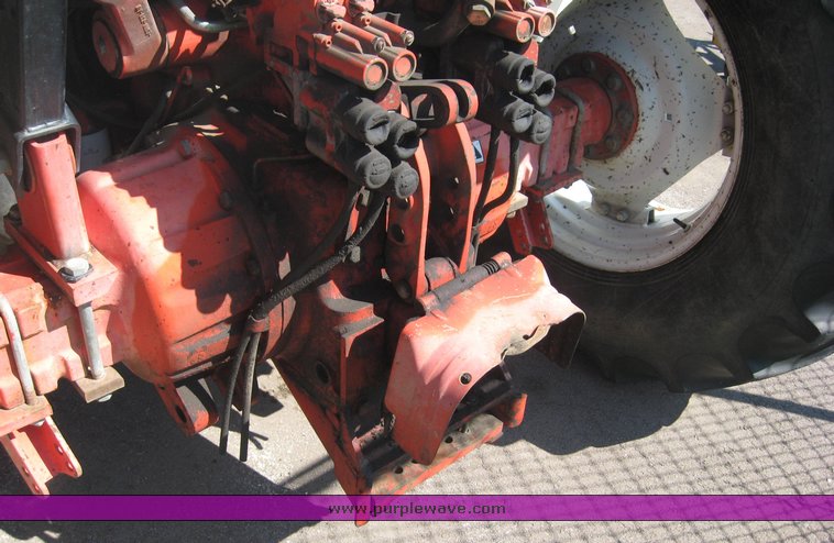 image for item 8504 1996 New Holland 6640SL tractor