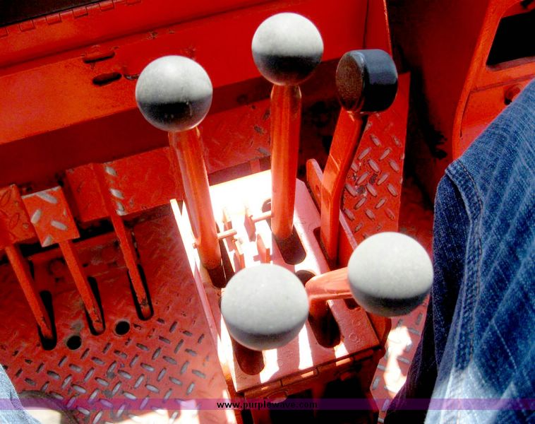 image for item 8516 1989 Case 1155E crawler tractor loader