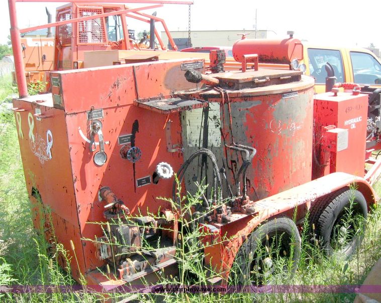 image for item 8517 1993 Crafco EZ-200 asphalt crack seal machine