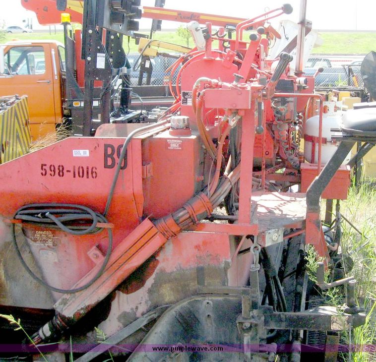 image for item 8520 1996 Leeboy 1000BH asphalt paver