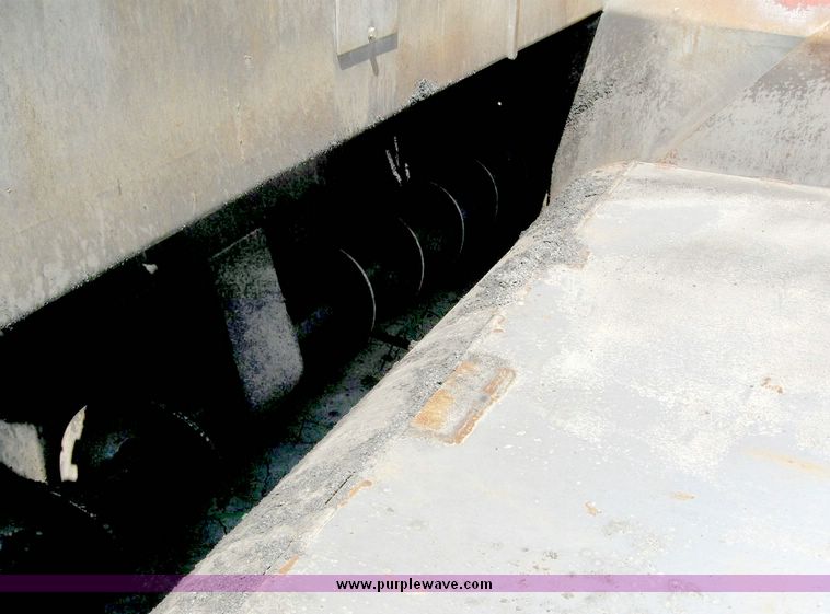 image for item 8520 1996 Leeboy 1000BH asphalt paver