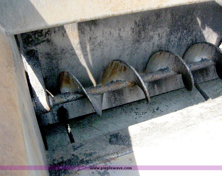 image for item 8520 1996 Leeboy 1000BH asphalt paver