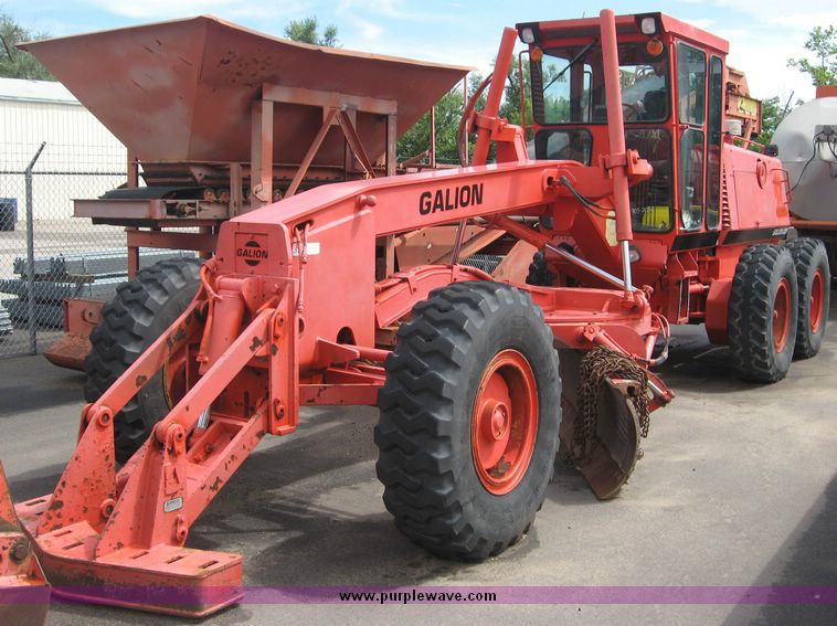 image for item 8570 1996 Galion articulated motor grader