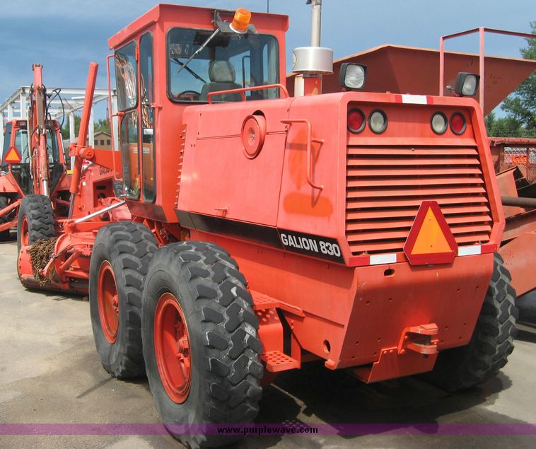 image for item 8570 1996 Galion articulated motor grader