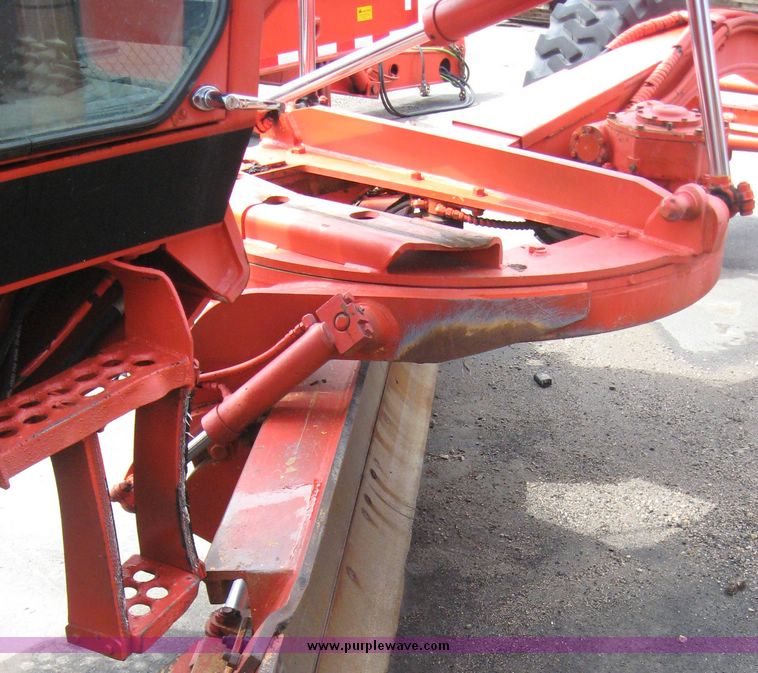 image for item 8570 1996 Galion articulated motor grader